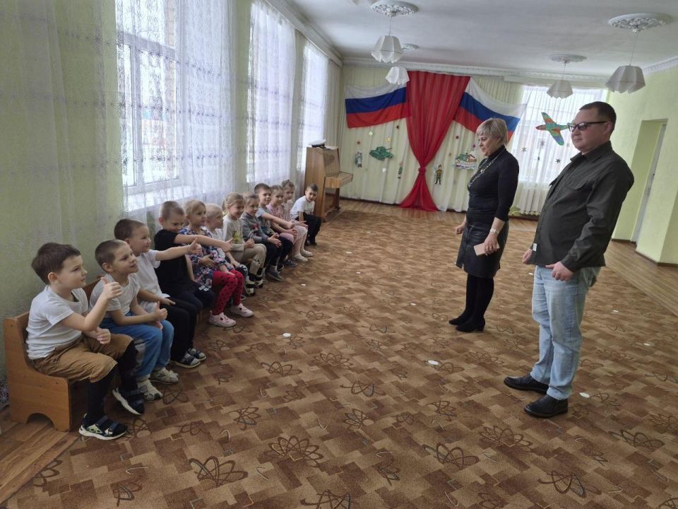 Воспитанники детсада с. Азовское получили подарки от шефов из Чувашии Воспитанники детсада с. Азовское получили подарки от шефов из Чувашии