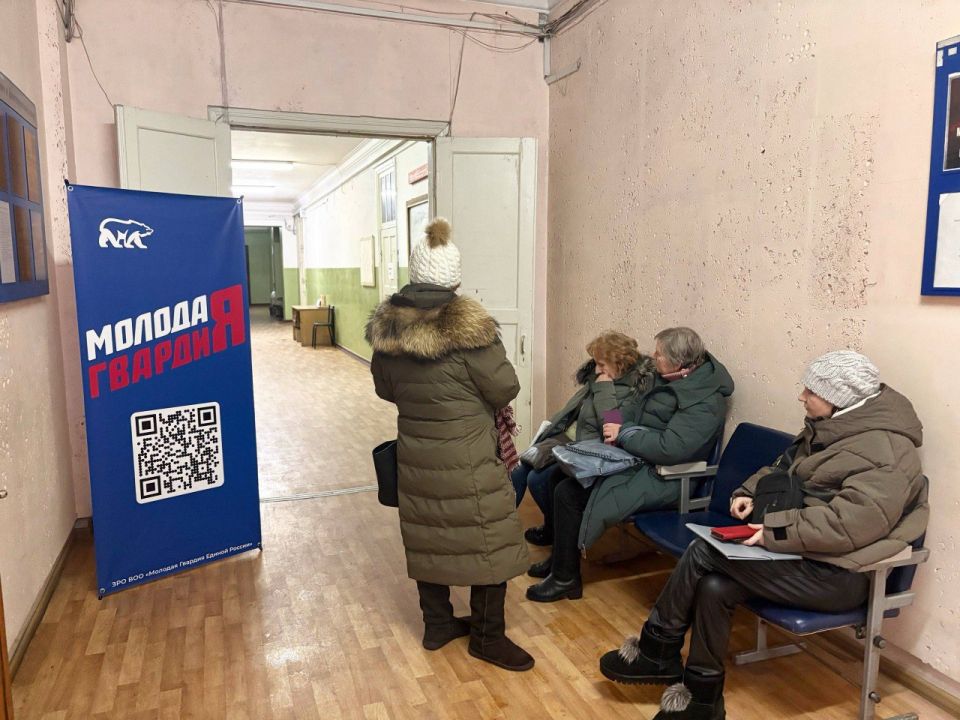 В Бердянске прошли консультации движения «Цифровая Гвардия» по работе с порталом «Госуслуги» В Бердянске прошли консультации движения «Цифровая Гвардия» по работе с порталом «Госуслуги»