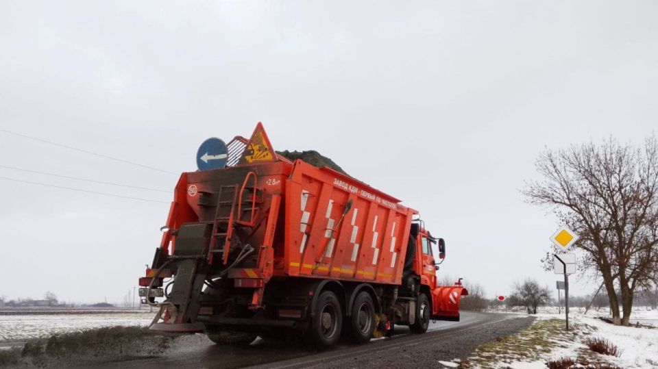 ГУП «УАЗО» продолжает работы по зимнему содержанию дорожной сети ГУП «УАЗО» продолжает работы по зимнему содержанию дорожной сети
