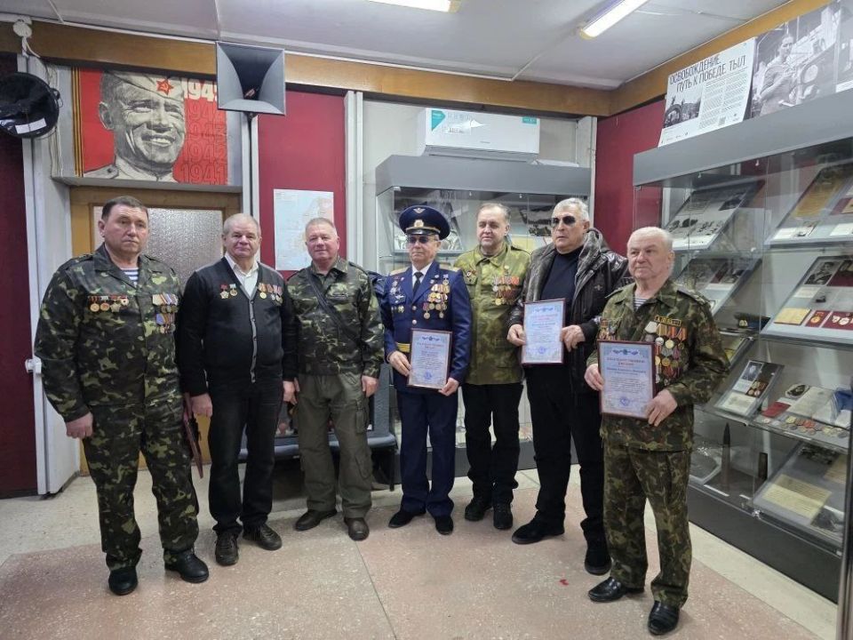 � ��������� ������� ������ ������-������������������ � 37-� ��������� ������ ��������� ����� �� �����������