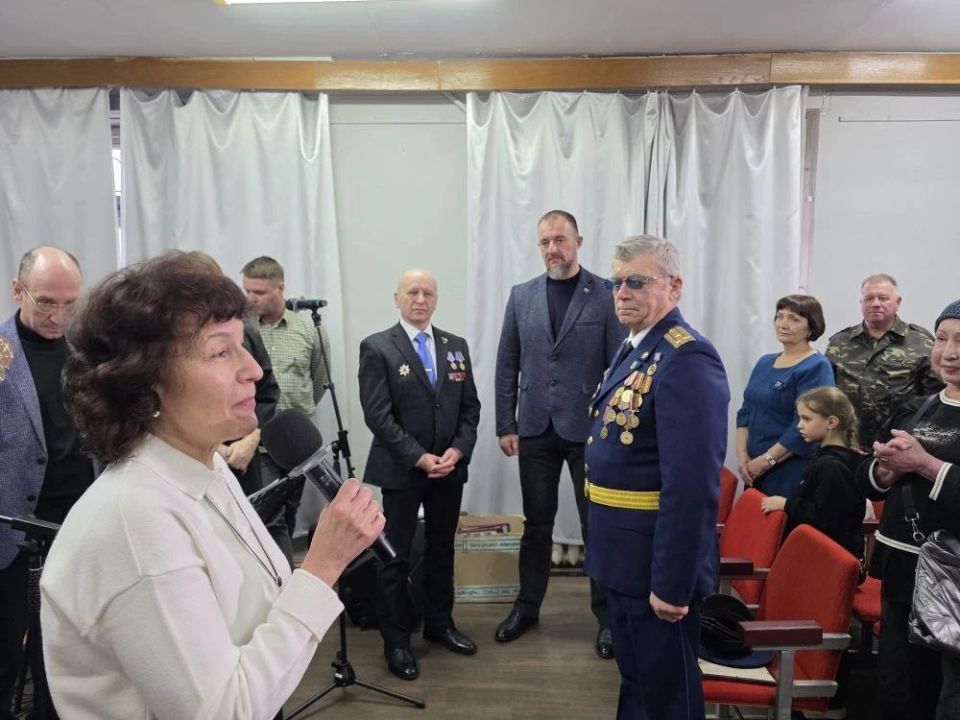 � ��������� ������� ������ ������-������������������ � 37-� ��������� ������ ��������� ����� �� �����������