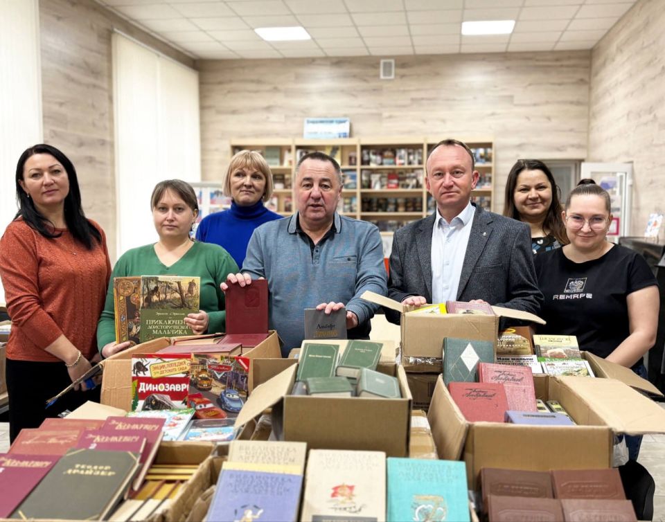Представительство Запорожской области в Москве доставило в Бердянск интеллектуальную гуманитарную помощь Представительство Запорожской области в Москве доставило в Бердянск интеллектуальную гуманитарную помощь