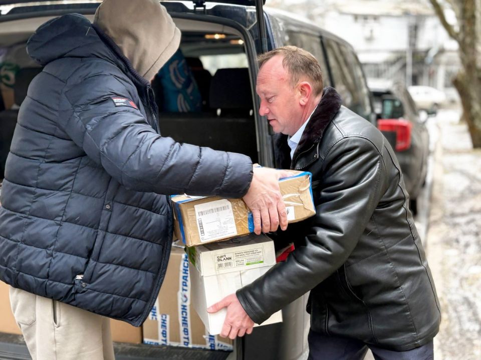 Представительство Запорожской области в Москве доставило в Бердянск интеллектуальную гуманитарную помощь Представительство Запорожской области в Москве доставило в Бердянск интеллектуальную гуманитарную помощь