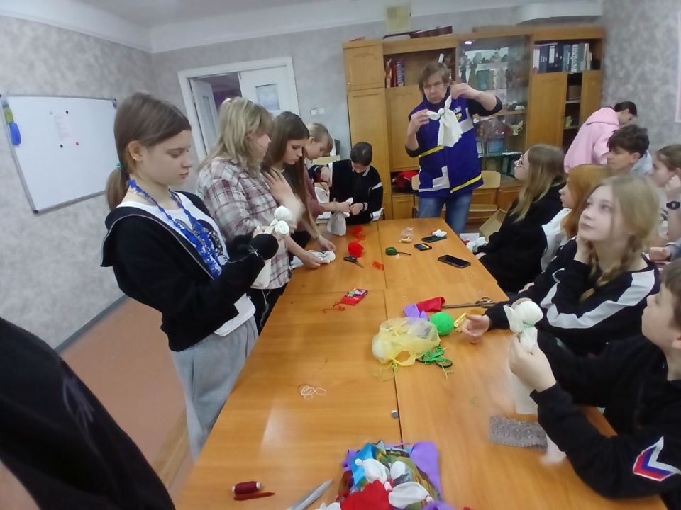 В преддверии Дня защитника Отечества в детском санатории "Бердянский" прошла особенная встреча, наполненная творчеством и патриотизмом! Активист Бердянского городского отделения ЛДПР и талантливый руководитель кружка... В преддверии Дня защитника Отечества в детском санатории "Бердянский" прошла особенная встреча, наполненная творчеством и патриотизмом! Активист Бердянского городского отделения ЛДПР и талантливый руководитель кружка...