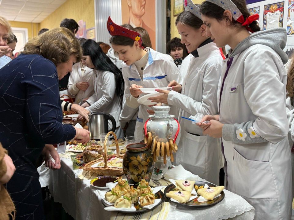Бердянский медицинский колледж весело отпраздновал Масленицу Бердянский медицинский колледж весело отпраздновал Масленицу