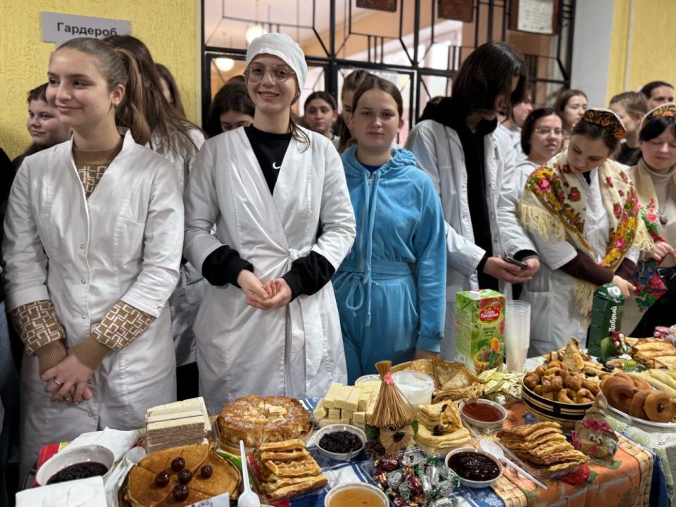 Бердянский медицинский колледж весело отпраздновал Масленицу Бердянский медицинский колледж весело отпраздновал Масленицу