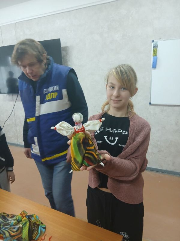 В преддверии Дня защитника Отечества в детском санатории "Бердянский" прошла особенная встреча, наполненная творчеством и патриотизмом! Активист Бердянского городского отделения ЛДПР и талантливый руководитель кружка... В преддверии Дня защитника Отечества в детском санатории "Бердянский" прошла особенная встреча, наполненная творчеством и патриотизмом! Активист Бердянского городского отделения ЛДПР и талантливый руководитель кружка...