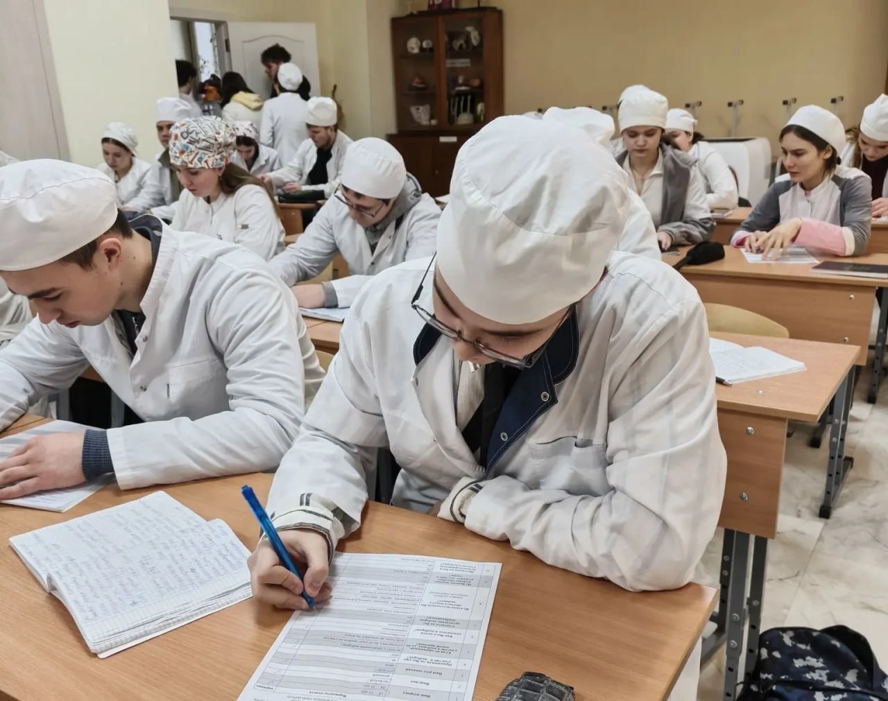 19 февраля 2026 года, в рамках празднования Дня молодого избирателя, территориальная избирательная комиссия №9 организовала для студентов ГБПОУ «Бердянский медицинский колледж» анкетирование 19 февраля 2026 года, в рамках празднования Дня молодого избирателя, территориальная избирательная комиссия №9 организовала для студентов ГБПОУ «Бердянский медицинский колледж» анкетирование