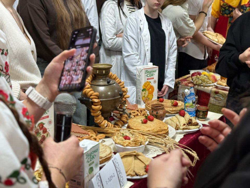 Бердянский медицинский колледж весело отпраздновал Масленицу Бердянский медицинский колледж весело отпраздновал Масленицу