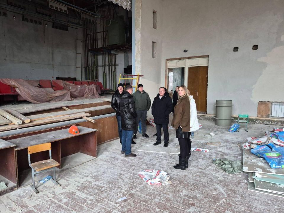 Глава Минстроя Чувашии обсудил с сотрудниками аварийных бригад планы ремонта в Бердянском округе Глава Минстроя Чувашии обсудил с сотрудниками аварийных бригад планы ремонта в Бердянском округе