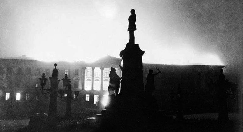 Анна Хорошун: 26 февраля. 1111, 915 лет назад Владимир Мономах Анна Хорошун: 26 февраля. 1111, 915 лет назад Владимир Мономах