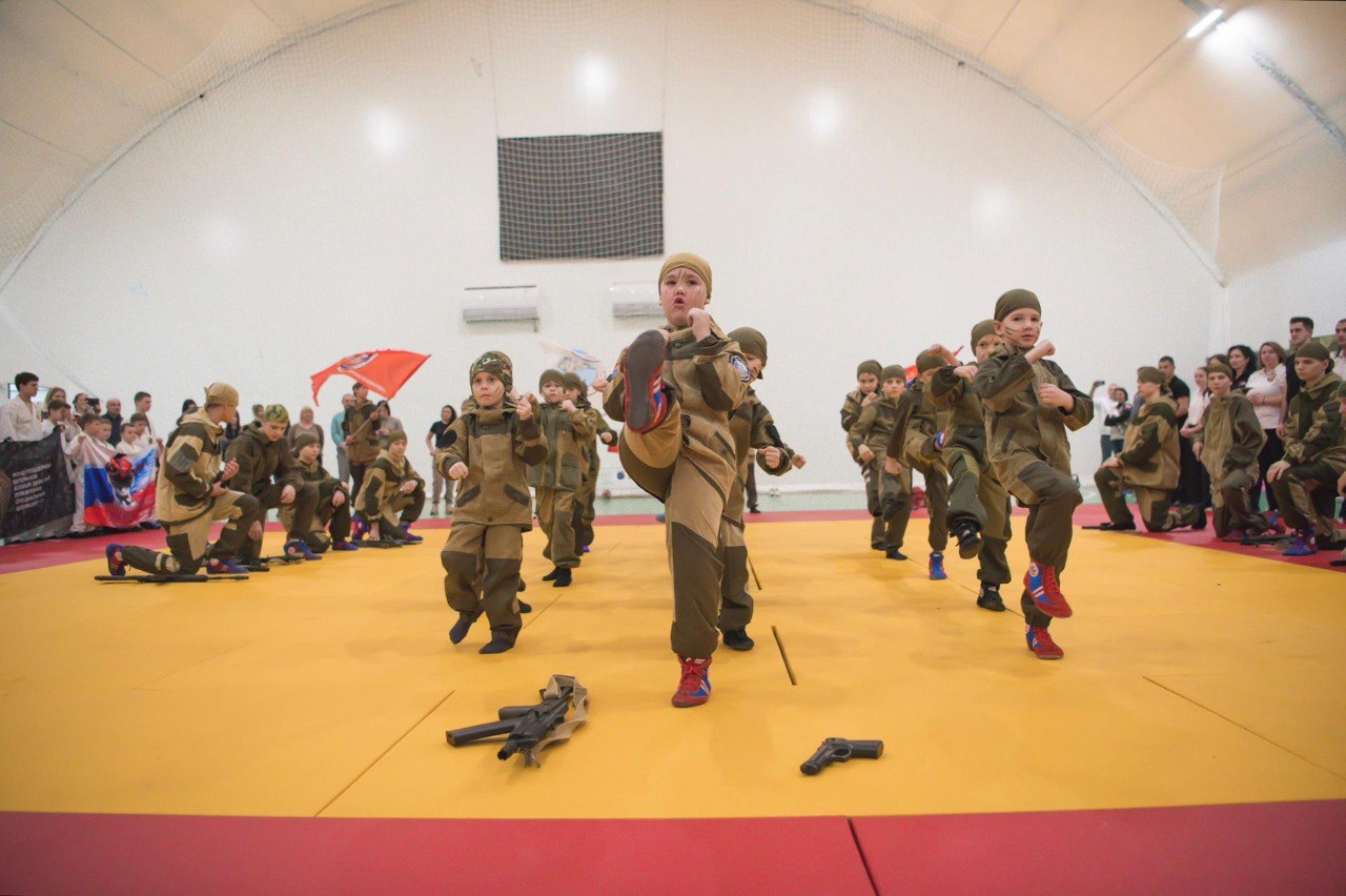 Бердянские спортсмены блестяще дебютировали на турнире по армейскому рукопашному бою в Севастополе Бердянские спортсмены блестяще дебютировали на турнире по армейскому рукопашному бою в Севастополе