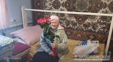 В Бердянске депутаты поздравили ветерана Великой Отечественной войны со столетием