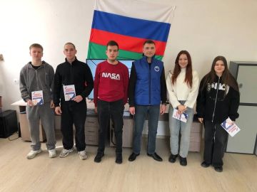 Сегодня в территориальной избирательной комиссии №7 Бердянского муниципального округа состоялся «День открытых дверей», посвящённый Дню молодого избирателя