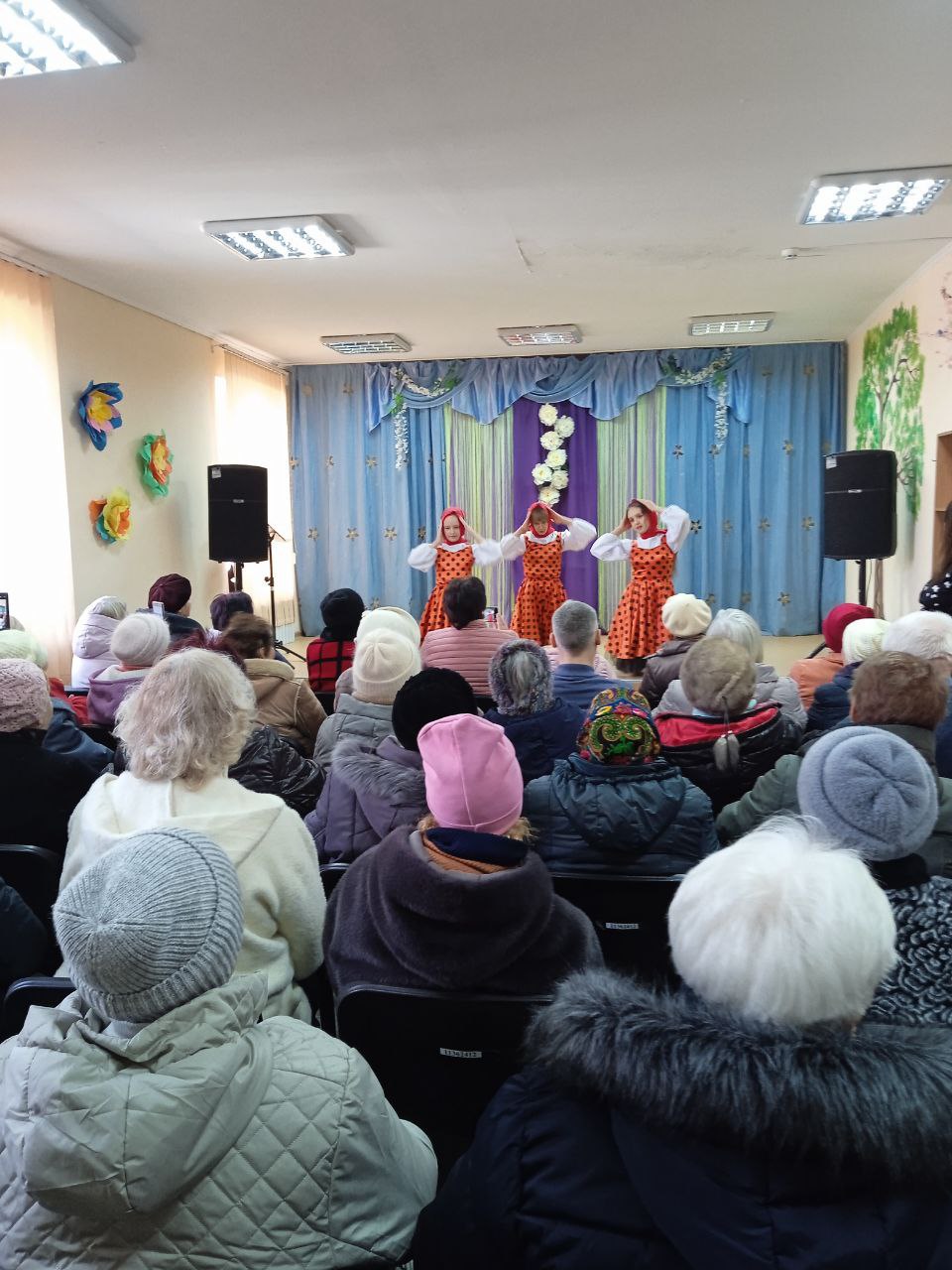 Праздничный концерт к Международному женскому дню 8 марта Праздничный концерт к Международному женскому дню 8 марта