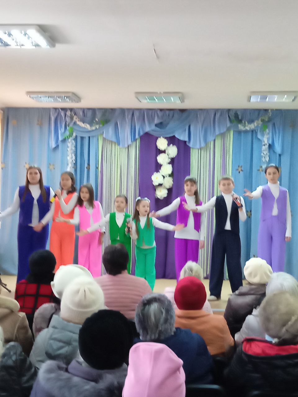 Праздничный концерт к Международному женскому дню 8 марта Праздничный концерт к Международному женскому дню 8 марта