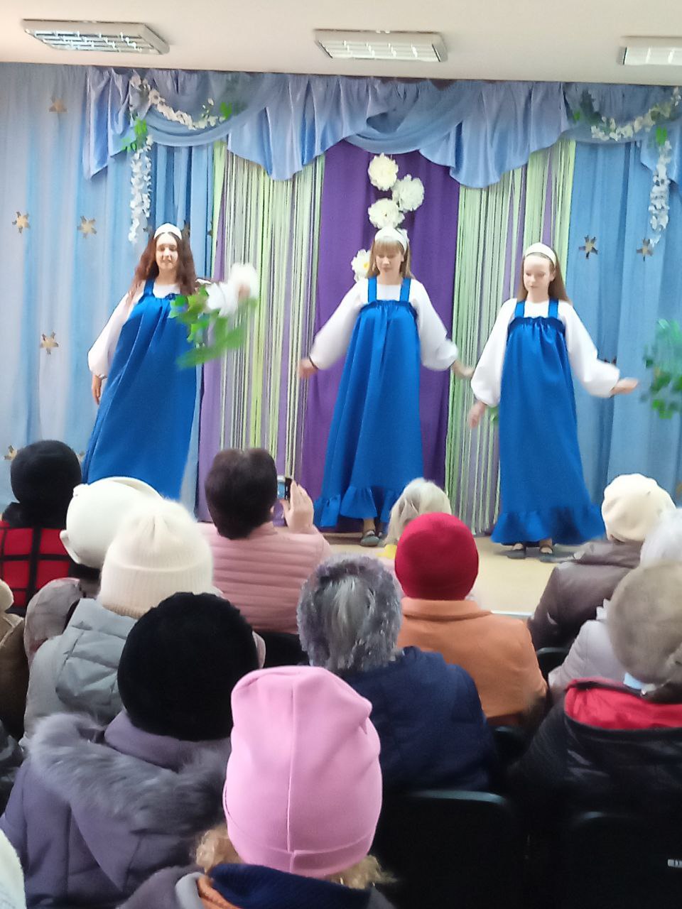 Праздничный концерт к Международному женскому дню 8 марта Праздничный концерт к Международному женскому дню 8 марта