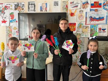 Мастеркласс «Открытки для любимых мам»