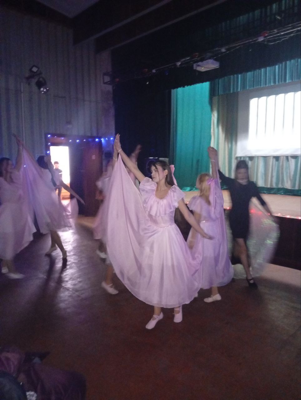 Праздничные концерты ко Дню 8 Марта в сёлах Бердянского муниципального округа Праздничные концерты ко Дню 8 Марта в сёлах Бердянского муниципального округа