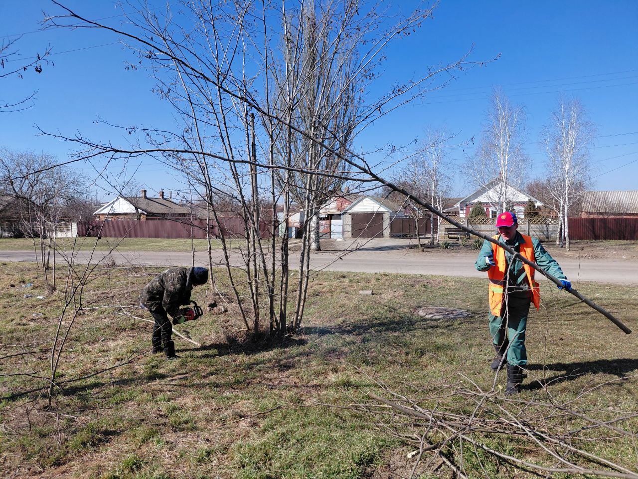 Весенняя уборка в селе Азовское Весенняя уборка в селе Азовское