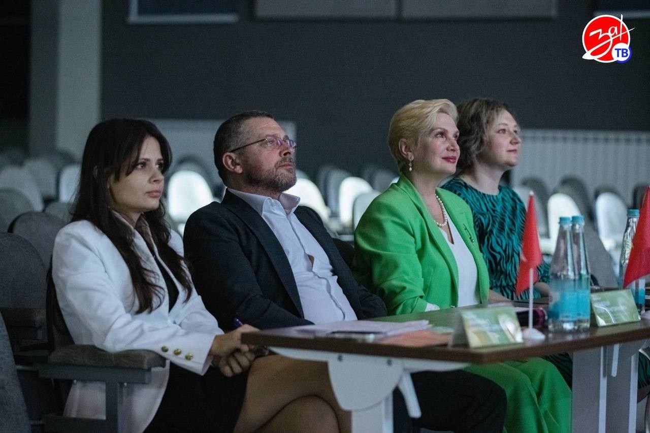 Вокально-хоровой коллектив Бердянской музыкальной школы, будет представлять Запорожскую область в Ставропольском крае Вокально-хоровой коллектив Бердянской музыкальной школы, будет представлять Запорожскую область в Ставропольском крае