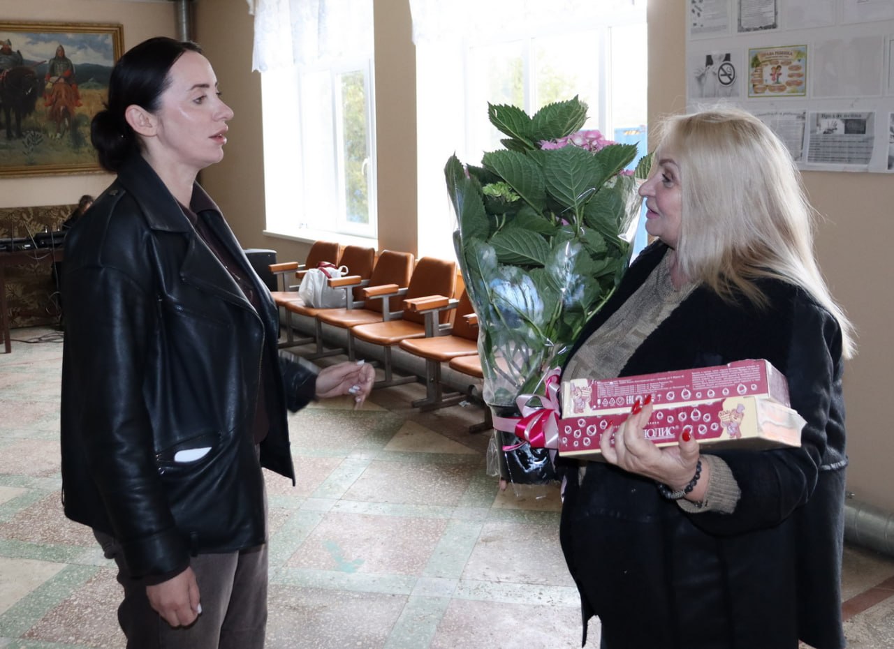 Сотрудников ДК села Долинское поздравили с профессиональным праздником Сотрудников ДК села Долинское поздравили с профессиональным праздником