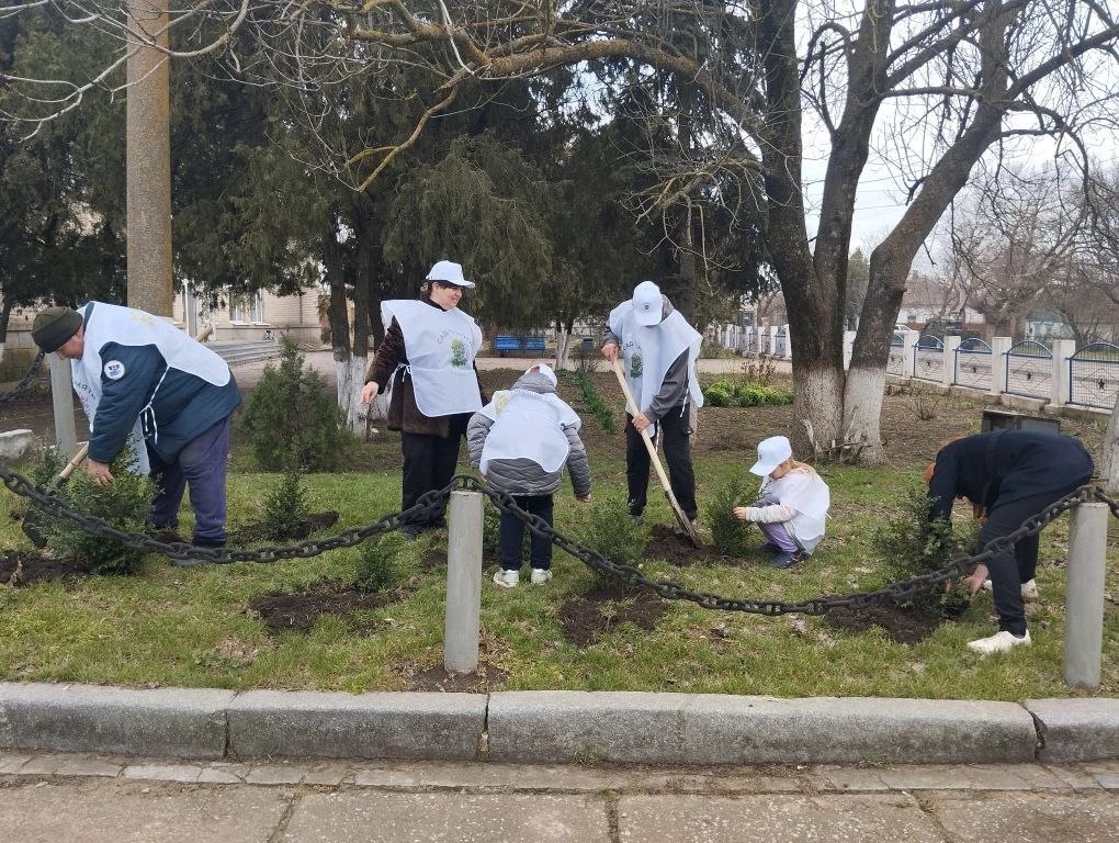 Новопетровка приняла участие в акции «Сад памяти» Новопетровка приняла участие в акции «Сад памяти»