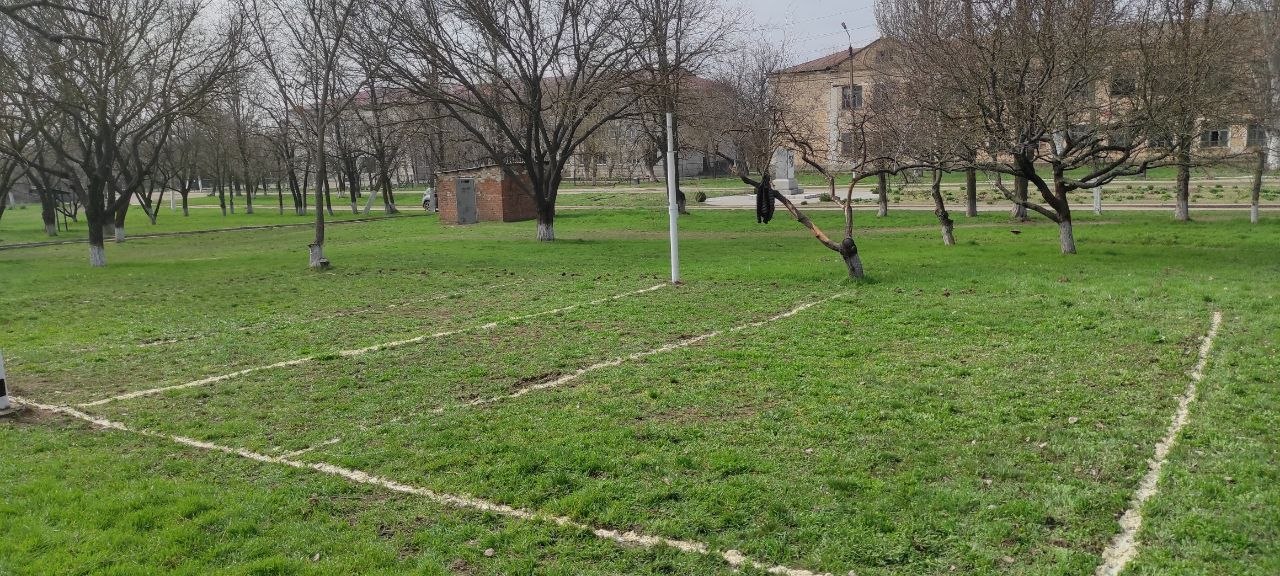 Спортсмены с. Осипенко провели субботник Спортсмены с. Осипенко провели субботник