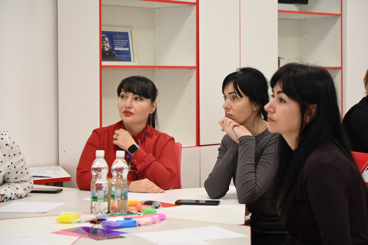 Итоги мастер-класса «Давайте по-настоящему увидим их мир: ребёнок с РАС в инклюзии» в АГПУ им. П.Д. Осипенко Итоги мастер-класса «Давайте по-настоящему увидим их мир: ребёнок с РАС в инклюзии» в АГПУ им. П.Д. Осипенко