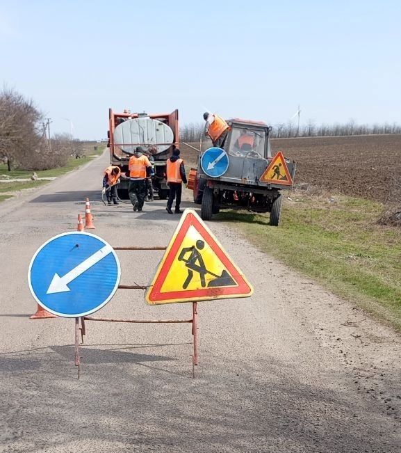 ГУП «УАЗО» продолжает выполнять работы по приведению автомобильных дорог Запорожской области в нормативное состояние ГУП «УАЗО» продолжает выполнять работы по приведению автомобильных дорог Запорожской области в нормативное состояние