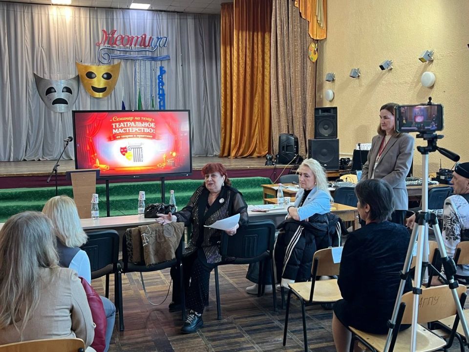 В ГБУ ДО ЗО ЦДЮТ г. Бердянска состоялся II Межрегиональный конкурс-фестиваль театрального искусства «Меотида», посвящённый Году единства народов и Всемирному дню театра В ГБУ ДО ЗО ЦДЮТ г. Бердянска состоялся II Межрегиональный конкурс-фестиваль театрального искусства «Меотида», посвящённый Году единства народов и Всемирному дню театра