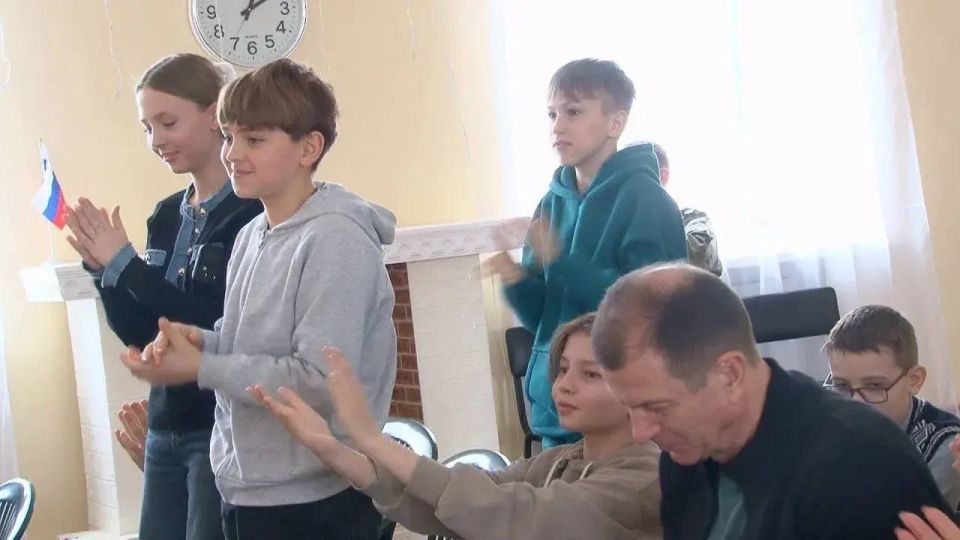В Бердянске выступили российские офицеры в рамках акции «ПОБЕДИЛИ ТОГДА, ПОБЕДИМ И СЕЙЧАС!» В Бердянске выступили российские офицеры в рамках акции «ПОБЕДИЛИ ТОГДА, ПОБЕДИМ И СЕЙЧАС!»