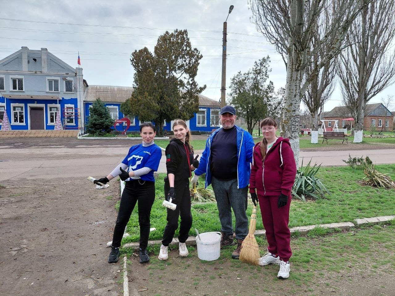 Субботник в Луначарском: Вместе создаем чистоту и красоту! Субботник в Луначарском: Вместе создаем чистоту и красоту!