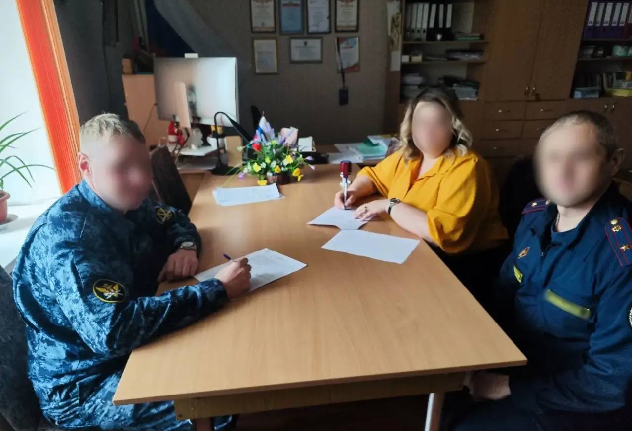 Сотрудники ИК-2 провели профориентационную встречу с педагогами школы № 8 г. Бердянска Сотрудники ИК-2 провели профориентационную встречу с педагогами школы № 8 г. Бердянска