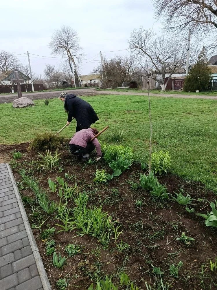 Субботник в СОШ Новопетровки Субботник в СОШ Новопетровки