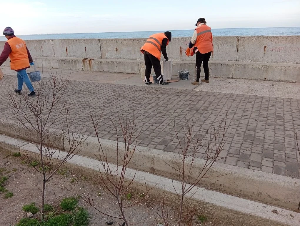 Не только уборка…. Помимо уборки города сотрудники МБУ "Благоустройство Не только уборка…. Помимо уборки города сотрудники МБУ "Благоустройство