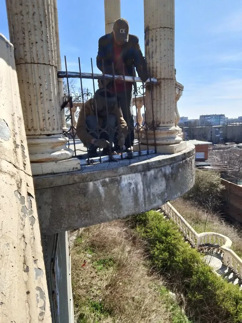 Не только уборка…. Помимо уборки города сотрудники МБУ "Благоустройство Не только уборка…. Помимо уборки города сотрудники МБУ "Благоустройство
