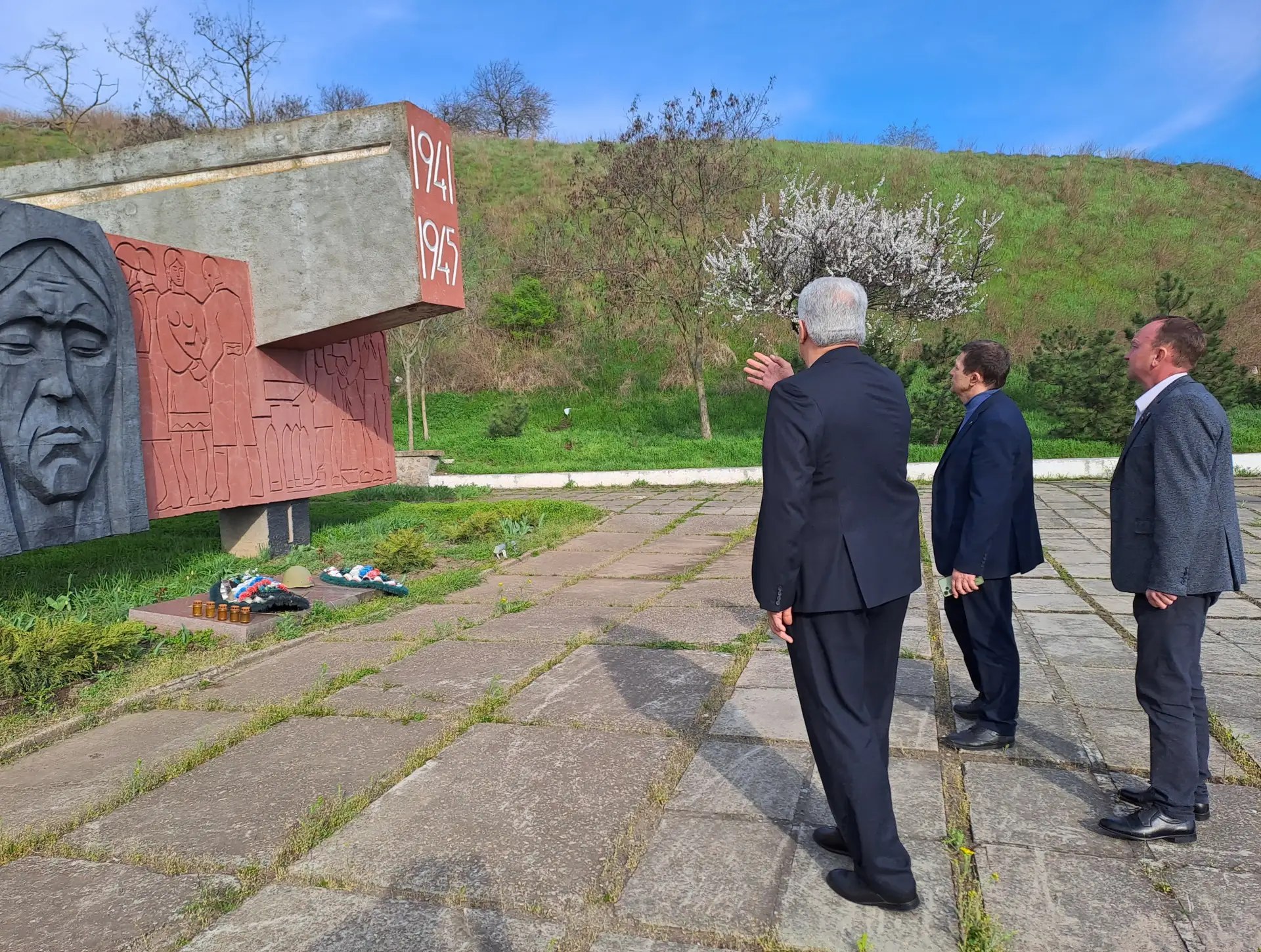 Местам памяти Великой Отечественной войны - особое внимание Местам памяти Великой Отечественной войны - особое внимание