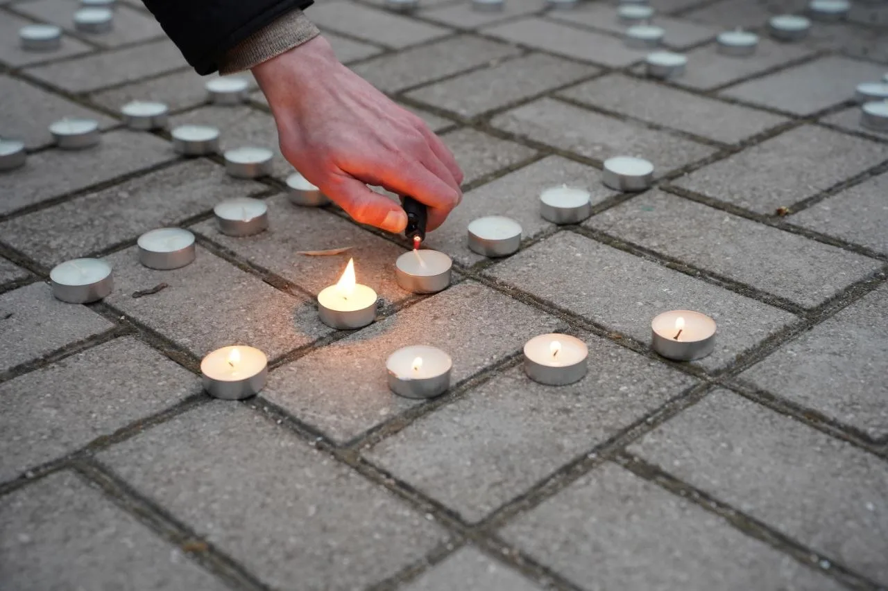 В Бердянске прошла акция «Свеча памяти» В Бердянске прошла акция «Свеча памяти»