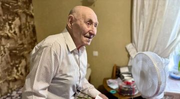 В Бердянске ветерана Великой Отечественной войны поздравили со 100-летием