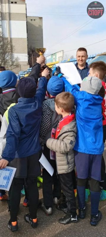 Состоялся городской турнир по футболу среди школ Бердянска, посвящённый Дню космонавтики Состоялся городской турнир по футболу среди школ Бердянска, посвящённый Дню космонавтики