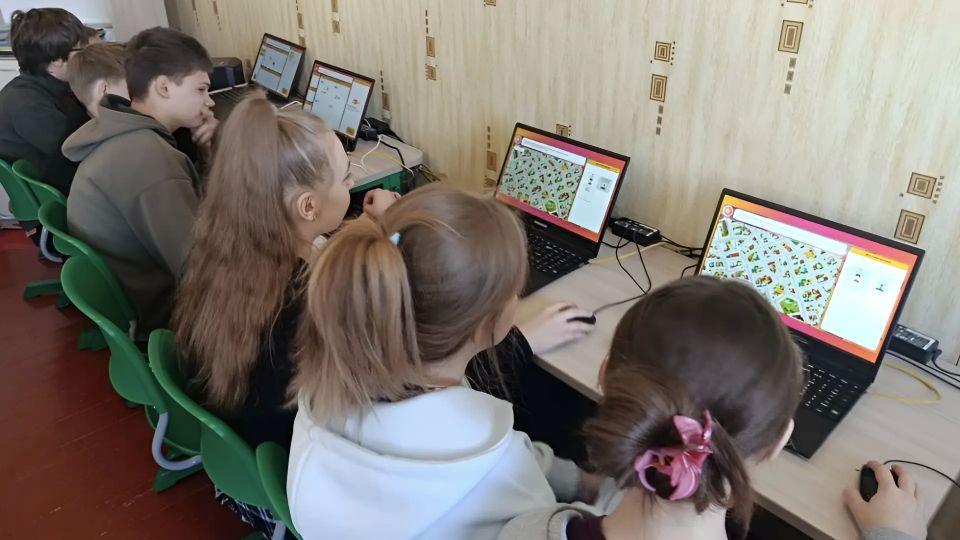 В бердянской школе №16 прошел «Урок цифры», посвященный квантовым вычислениям В бердянской школе №16 прошел «Урок цифры», посвященный квантовым вычислениям