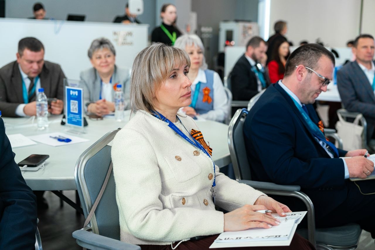 Екатерина Степанюк, и.о. ректора АГПУ им. П.Д. Осипенко, вместе с коллегами — руководителями региональных систем образования, ректорами педагогических вузов, представителями федеральных органов власти — продолжает работать в... Екатерина Степанюк, и.о. ректора АГПУ им. П.Д. Осипенко, вместе с коллегами — руководителями региональных систем образования, ректорами педагогических вузов, представителями федеральных органов власти — продолжает работать в...