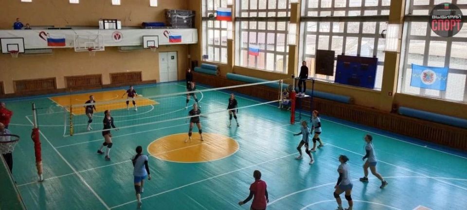 Турнир по волейболу прошел в Спортивной школе имени Назарова г.Бердянск Турнир по волейболу прошел в Спортивной школе имени Назарова г.Бердянск