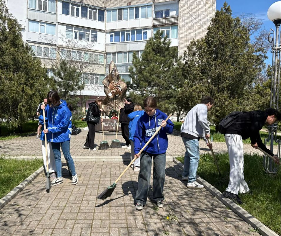 В Бердянске состоялся Единый день субботника В Бердянске состоялся Единый день субботника