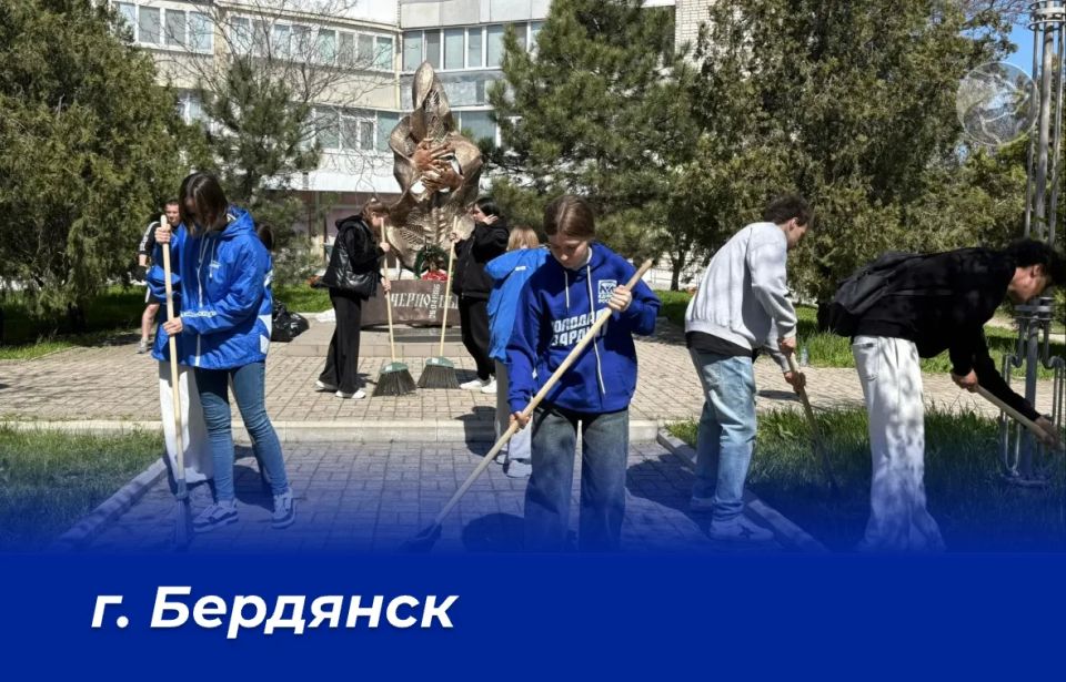 Единая Россия продолжает проводить субботники в муниципалитетах Запорожской области к празднованию памятных дат Единая Россия продолжает проводить субботники в муниципалитетах Запорожской области к празднованию памятных дат