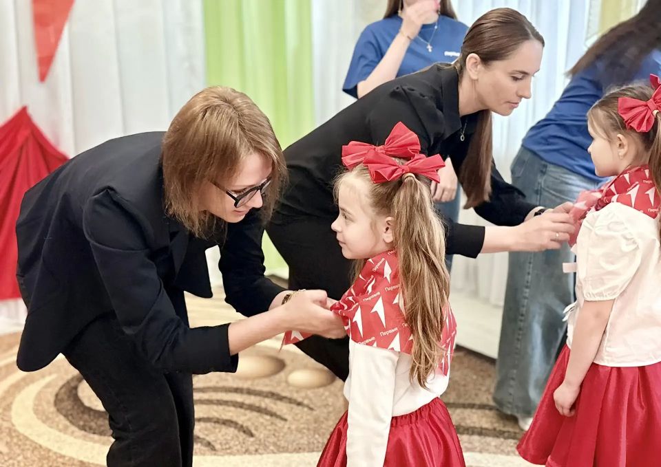В Бердянске открыли первое первичное отделение «Движения первых» в детском саду В Бердянске открыли первое первичное отделение «Движения первых» в детском саду