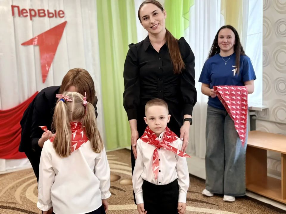 В Бердянске открыли первое первичное отделение «Движения первых» в детском саду В Бердянске открыли первое первичное отделение «Движения первых» в детском саду