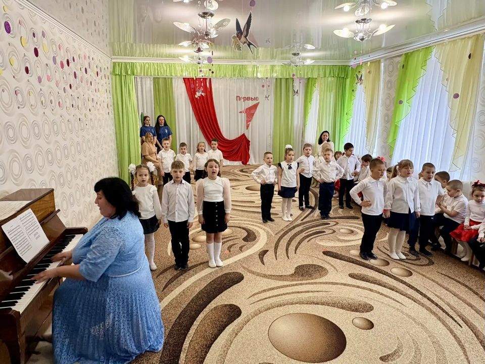 В Бердянске открыли первое первичное отделение «Движения первых» в детском саду В Бердянске открыли первое первичное отделение «Движения первых» в детском саду