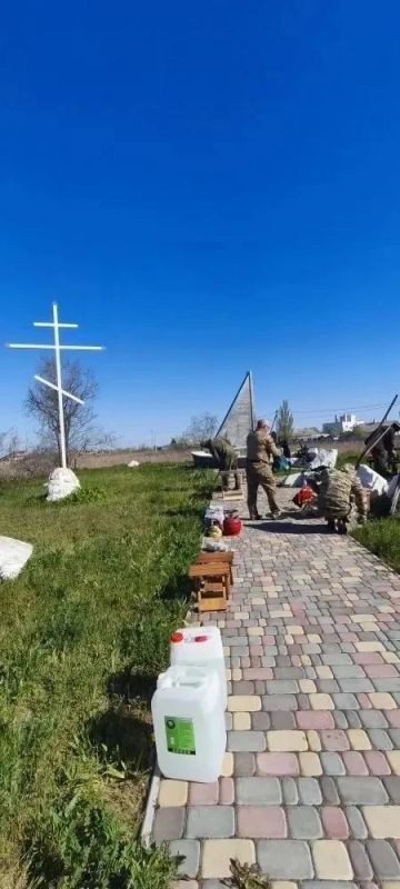 Субботник на Бердянской Косе Субботник на Бердянской Косе